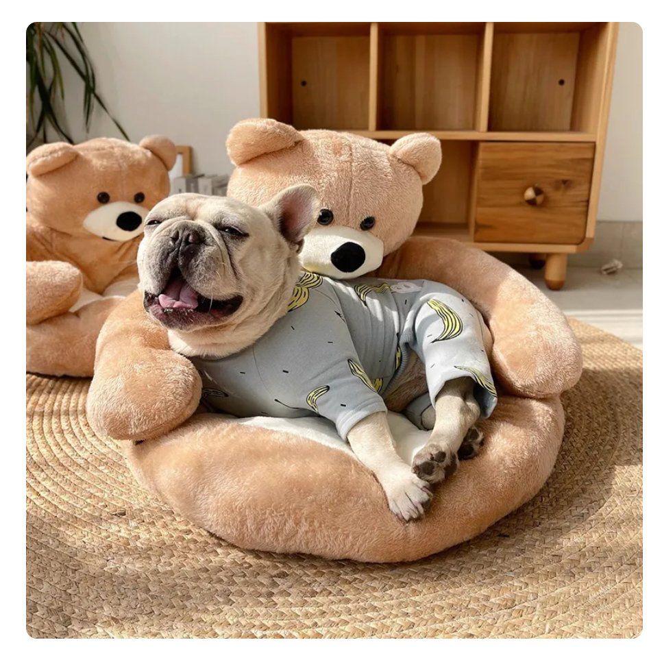 Cozy Bear Hug Plush Pet Bed – Winter Warmth & Comfort for Cats & Dogs!